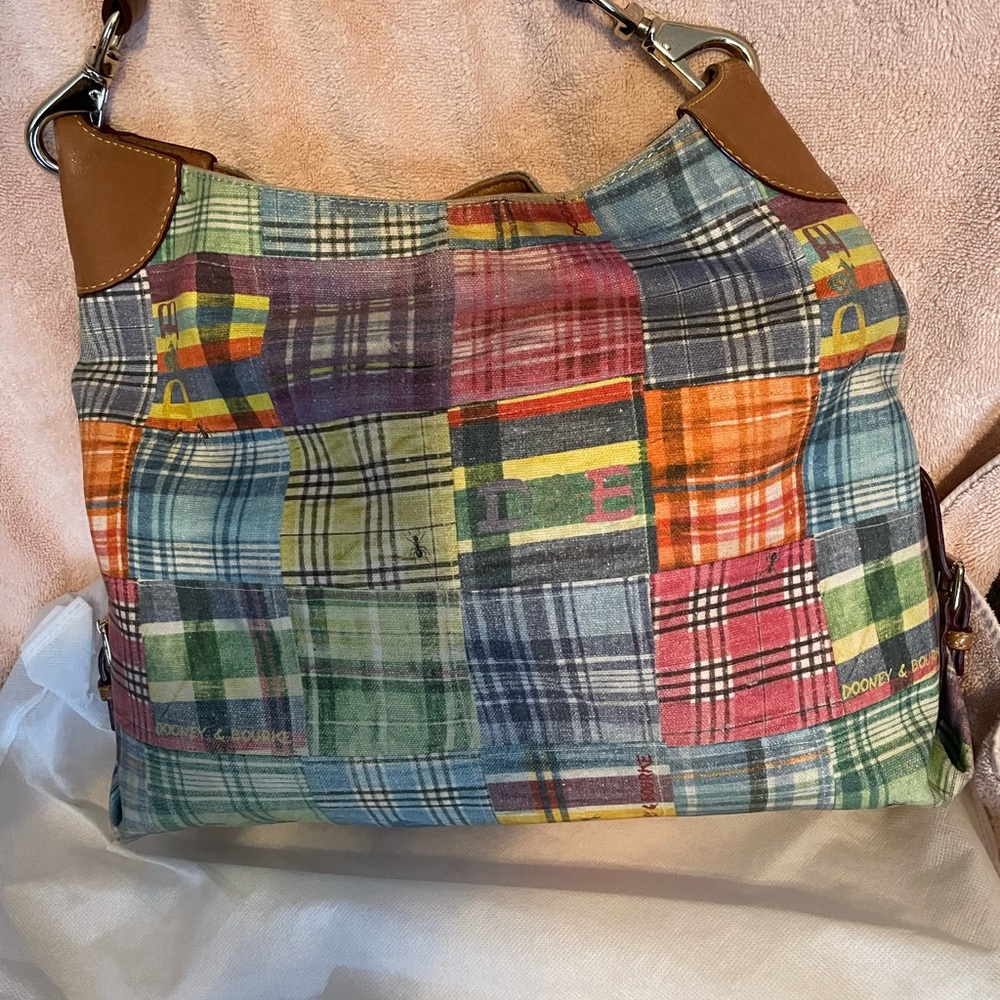 Dooney & Bourke - Picture 7 of 9